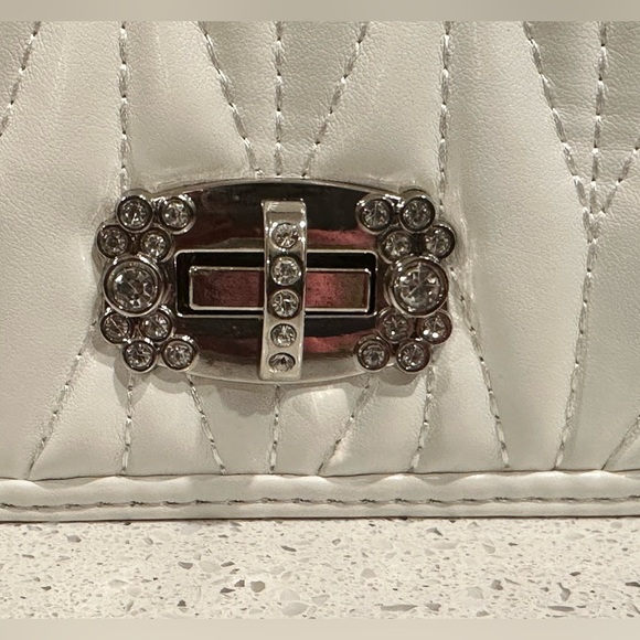 NWOT-All White Premium Faux Leather Quilted Fashion w/ Rhinestones Cross… - Picture 5 of 9